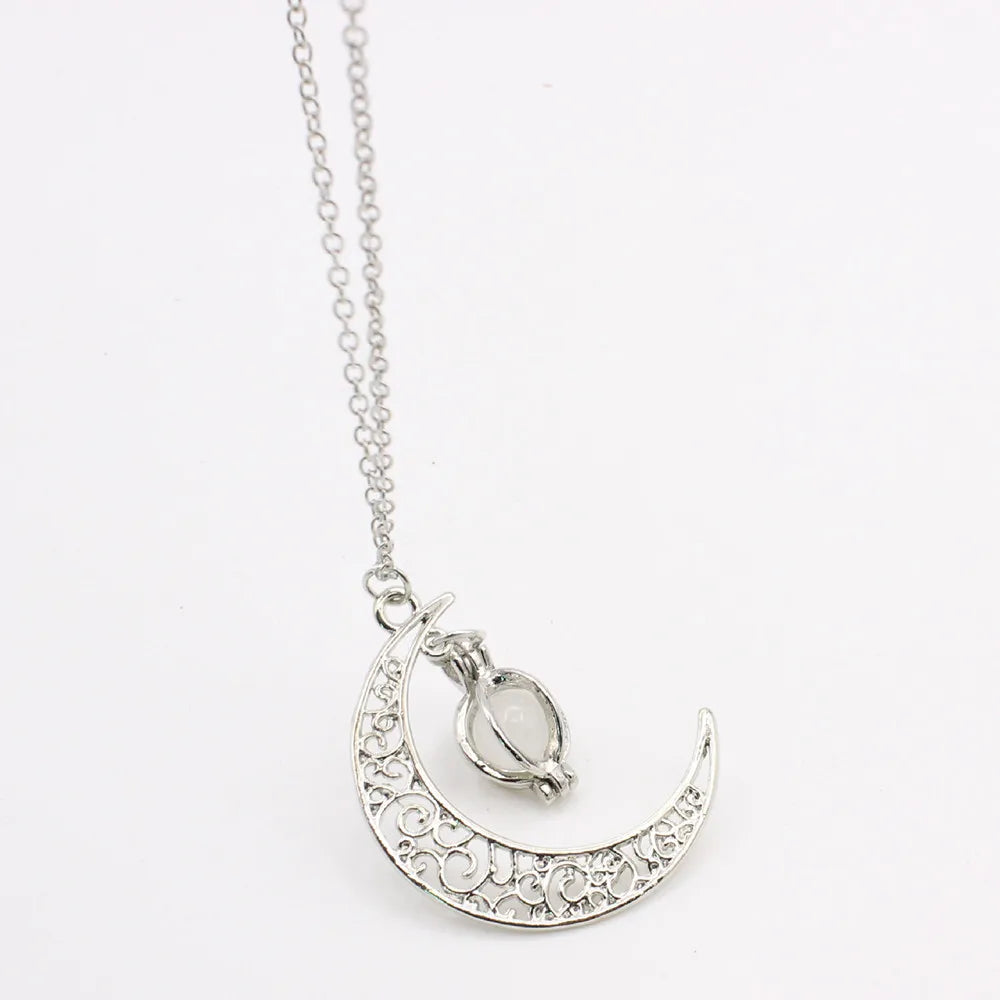 Moon Shape Luminous Pumpkin Pendants Halloween Clavicle Chain Necklace Necklaces Girls Gift Bohemia Cheap Jewelry Pendants